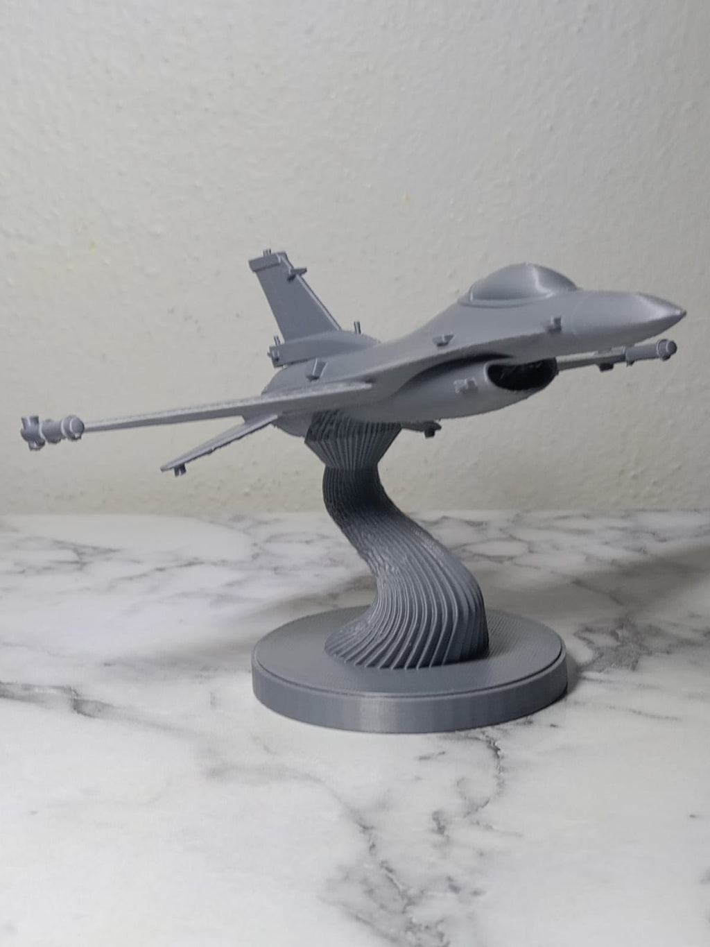 F-16 Savaş Uçağı Modeli (PLA Sert Malzeme)